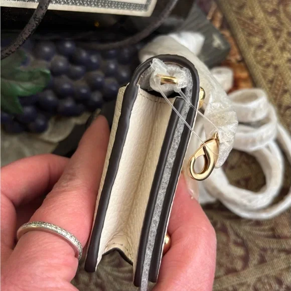 Authentic COACH Hearts studs Leather flap snap wallet on chain - Picture 5 of 15